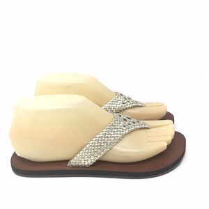 American Eagle Silver Women’s Leather Sandals Flip Flops Thong Size 6